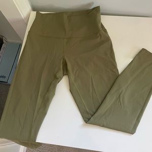 Lululemon Wunder Trains!